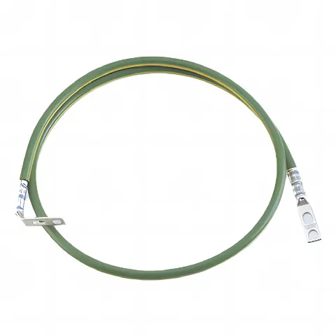 Jumper Para Aterrizar Equipos en Racks o Gabinetes, 6 AWG, con Terminal Doblada a 90 Grados, 0.60 m de Largo