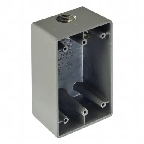 Caja Condulet FS de 3/4 ( 19.05 mm) con una boca a prueba de intemperie.