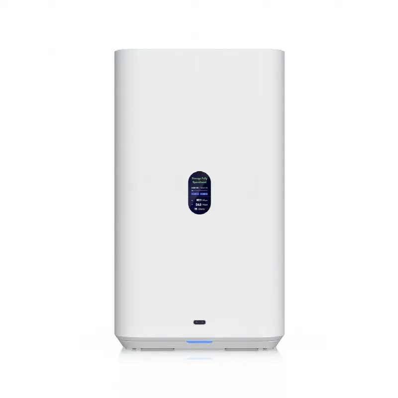 NAS Compacto de Escritorio / 2 Bahías 3.5" SATA / Puerto 2.5 GbE / USB-C 5 Gbps / PoE++ 60 W / Pantalla LCD 1.47"